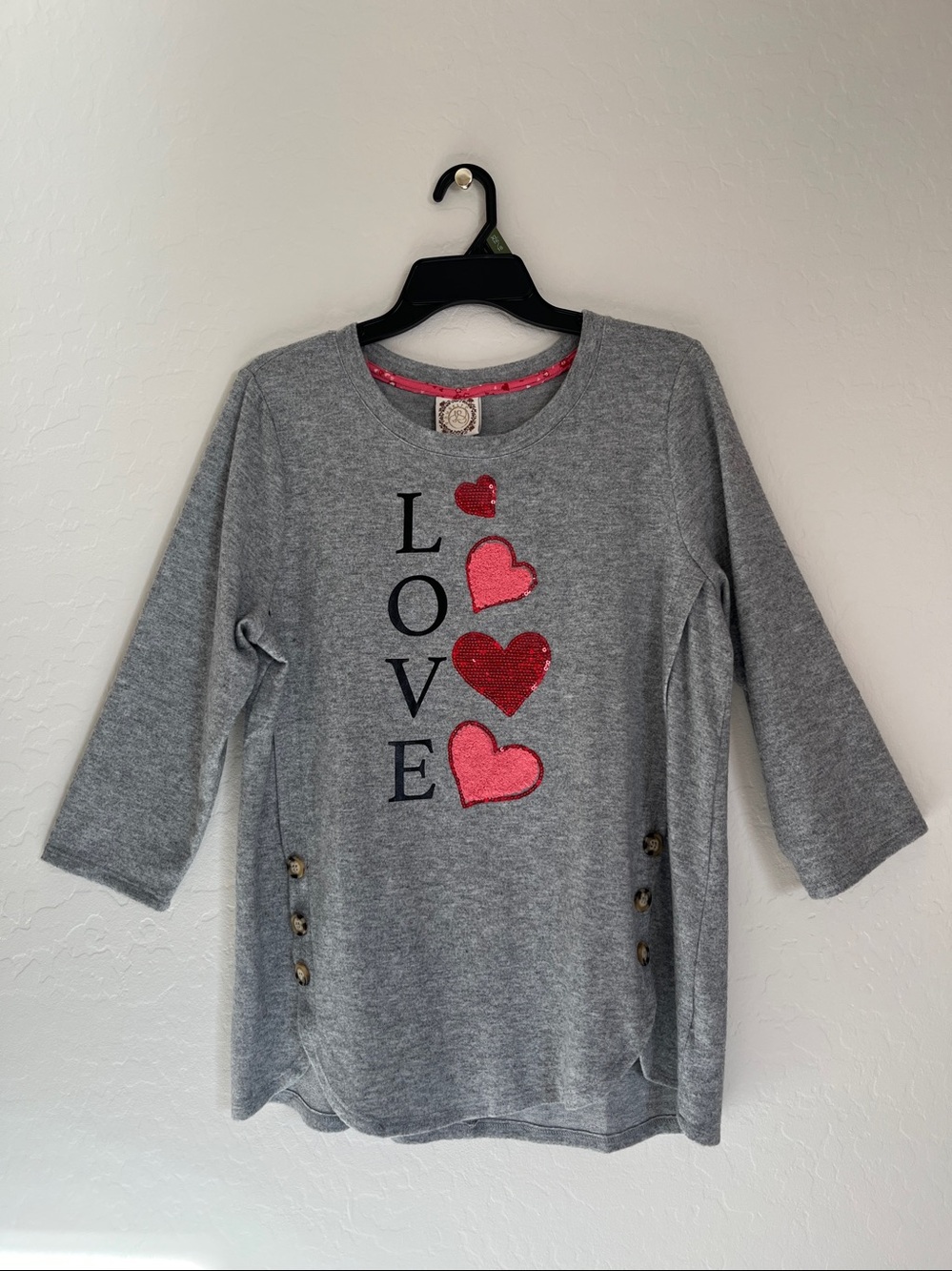 Tru Self Women’s Heather Gray 3/4 Sleeves Graphic Side Buttons Detail Top Sz. XL